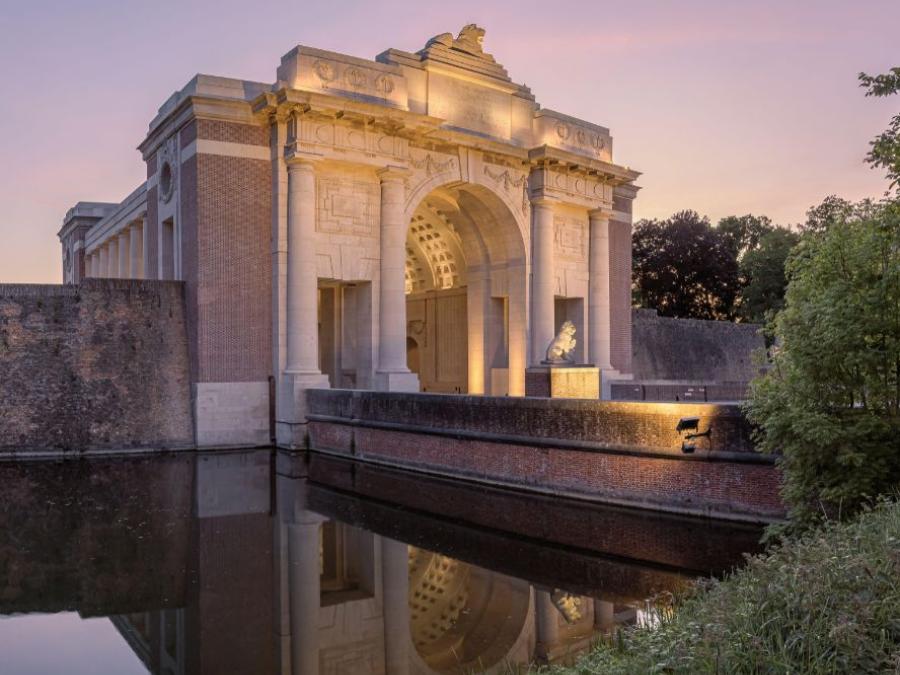Menin Gate Sunset (888 x 734 px).jpg