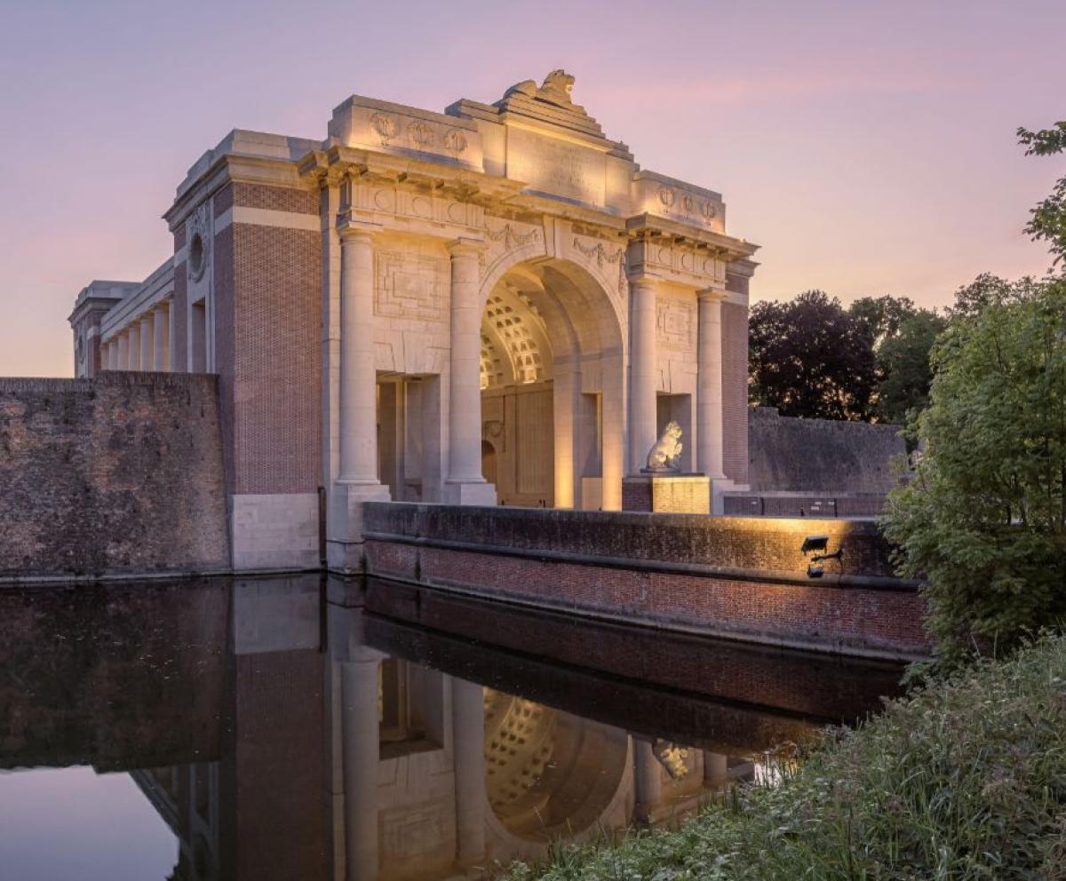 Menin Gate Sunset (888 x 734 px).jpg