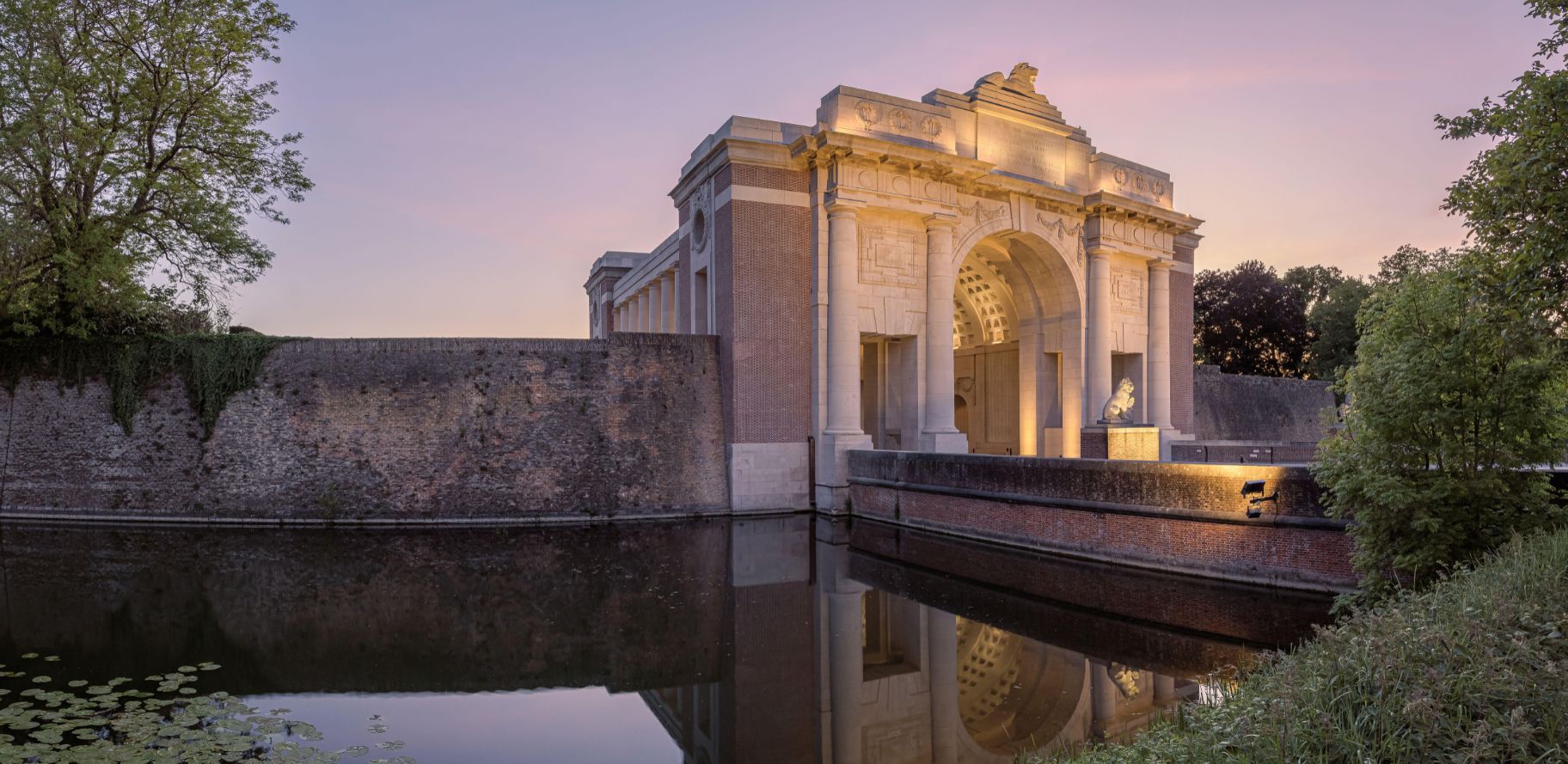 Menin Gate Sunset (1824 x 889 px).jpg