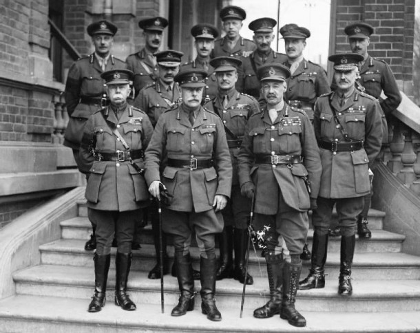 Haig_centre front with_army_commanders_1918