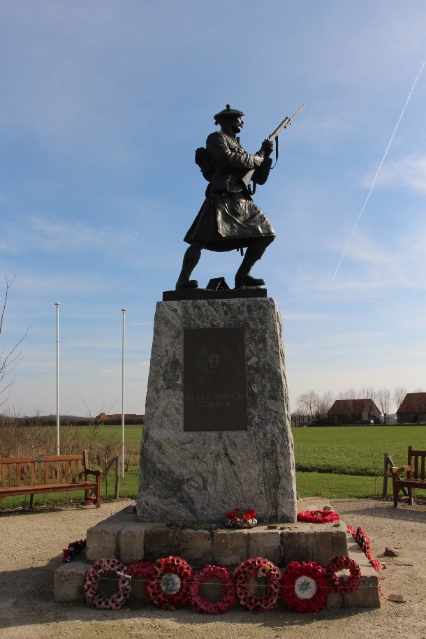 Full view of the bronze Black Watch sergeant statue at Black Watch Corner, Belgium